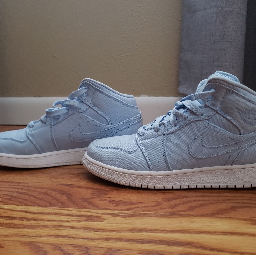 Baby blue Nike jordans 6.5
